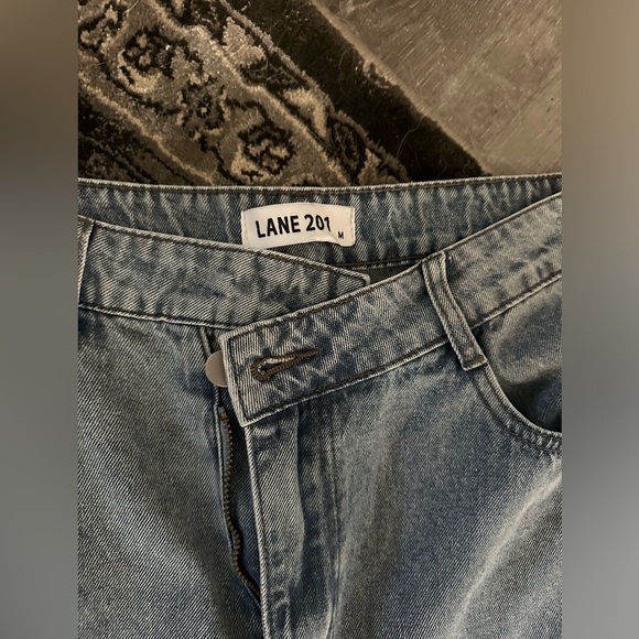 Lane 201 Pearl Jeans!!! 🤍 - Picture 4 of 5
